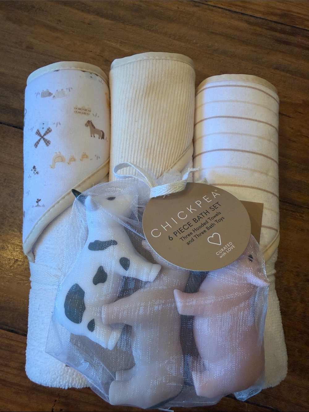 chick pea Cream Baby Bath Set with Neutral Animal Toys